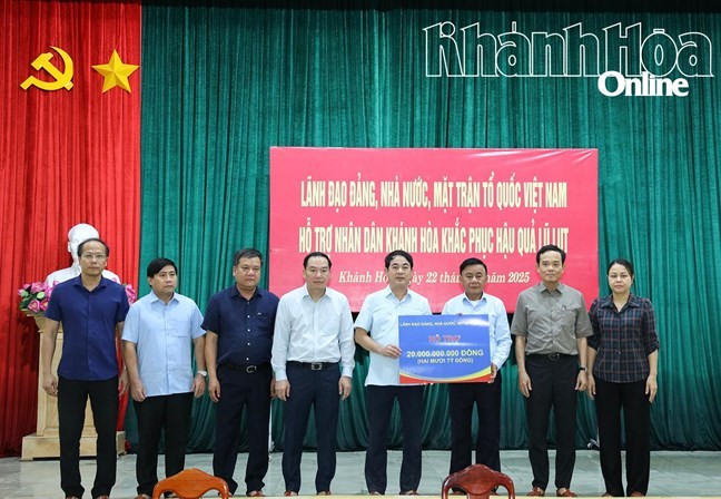 Thường trực Ban Bí thư Trần Cẩm Tú thăm, động viên nhân dân vùng lũ Khánh Hòa Thường trực Ban Bí thư Trần Cẩm Tú thăm nhân dân vùng lũ Khánh Hòa