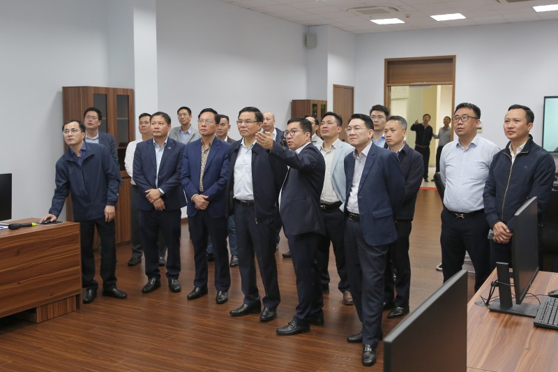 “BSR hoàn thành vượt mức kế hoạch 2025, bù đắp những thiệt hại mà đất nước đối mặt do mưa lũ” “BSR hoàn thành vượt mức kế hoạch 2025, bù đắp những thiệt hại mà đất nước đối mặt do mưa lũ”