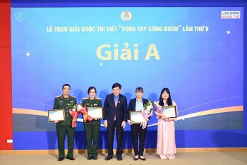 Trao giải cuộc thi viết “Vòng tay Công đoàn” lần thứ V