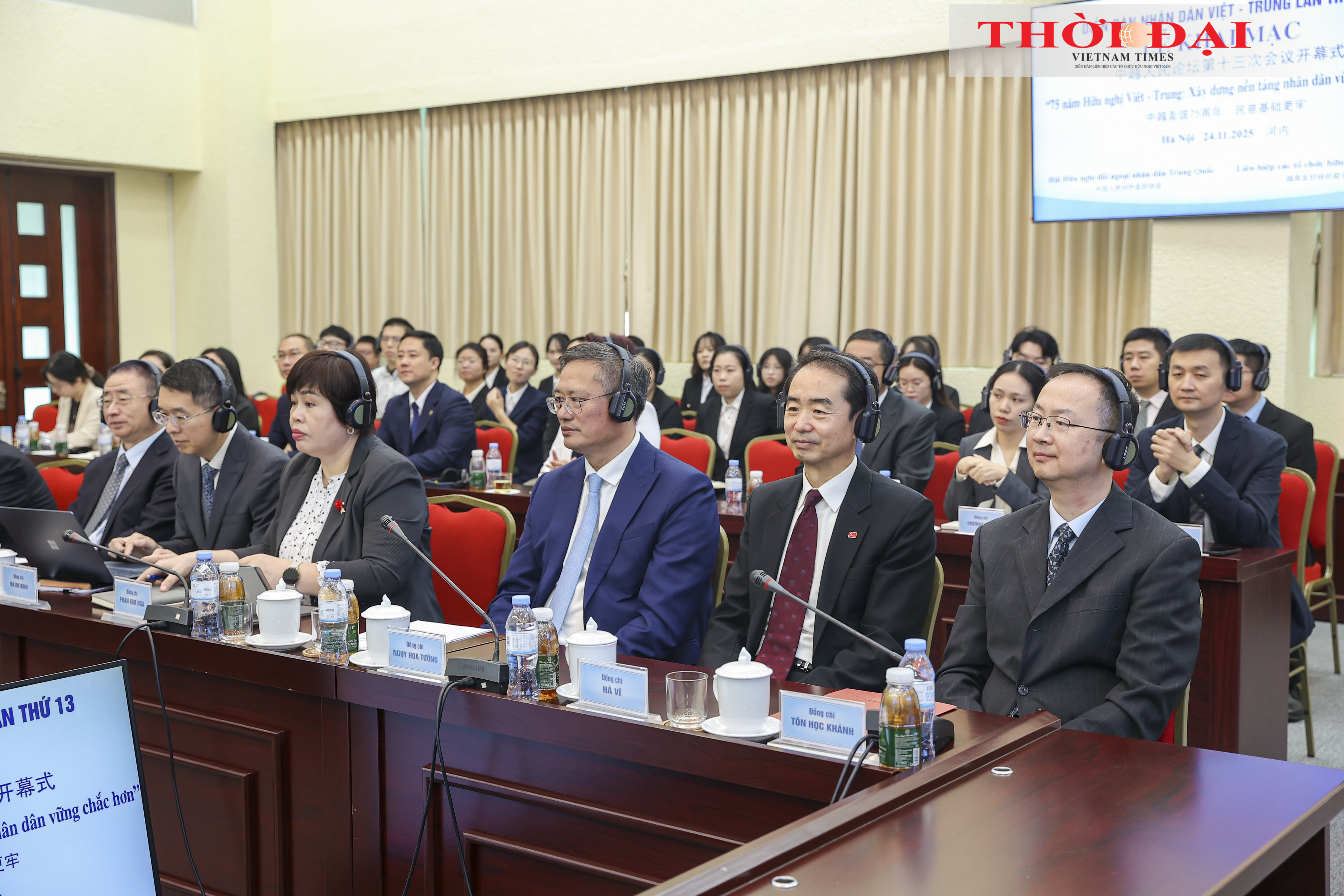 Khai mạc Diễn đàn nhân dân Việt - Trung lần thứ 13: Bồi đắp quan hệ từ nền tảng nhân dân Khai mạc Diễn đàn nhân dân Việt - Trung lần thứ 13: Bồi đắp quan hệ từ nền tảng nhân dân