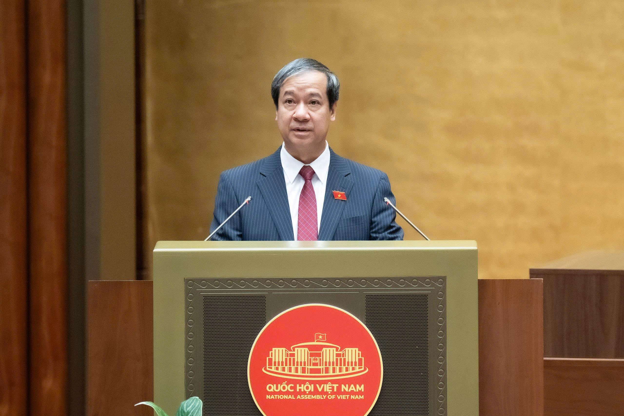 Bộ trưởng Bộ Giáo dục và Đào tạo Nguyễn Kim Sơn đọc Tờ trình về chủ trương đầu tư Chương trình mục tiêu quốc gia hiện đại hóa, nâng cao chất lượng giáo dục và đào tạo giai đoạn 2026-2035 Bộ trưởng Bộ Giáo dục và Đào tạo Nguyễn Kim Sơn đọc Tờ trình về chủ trương đầu tư Chương trình mục tiêu quốc gia hiện đại hóa, nâng cao chất lượng giáo dục và đào tạo giai đoạn 2026-2035