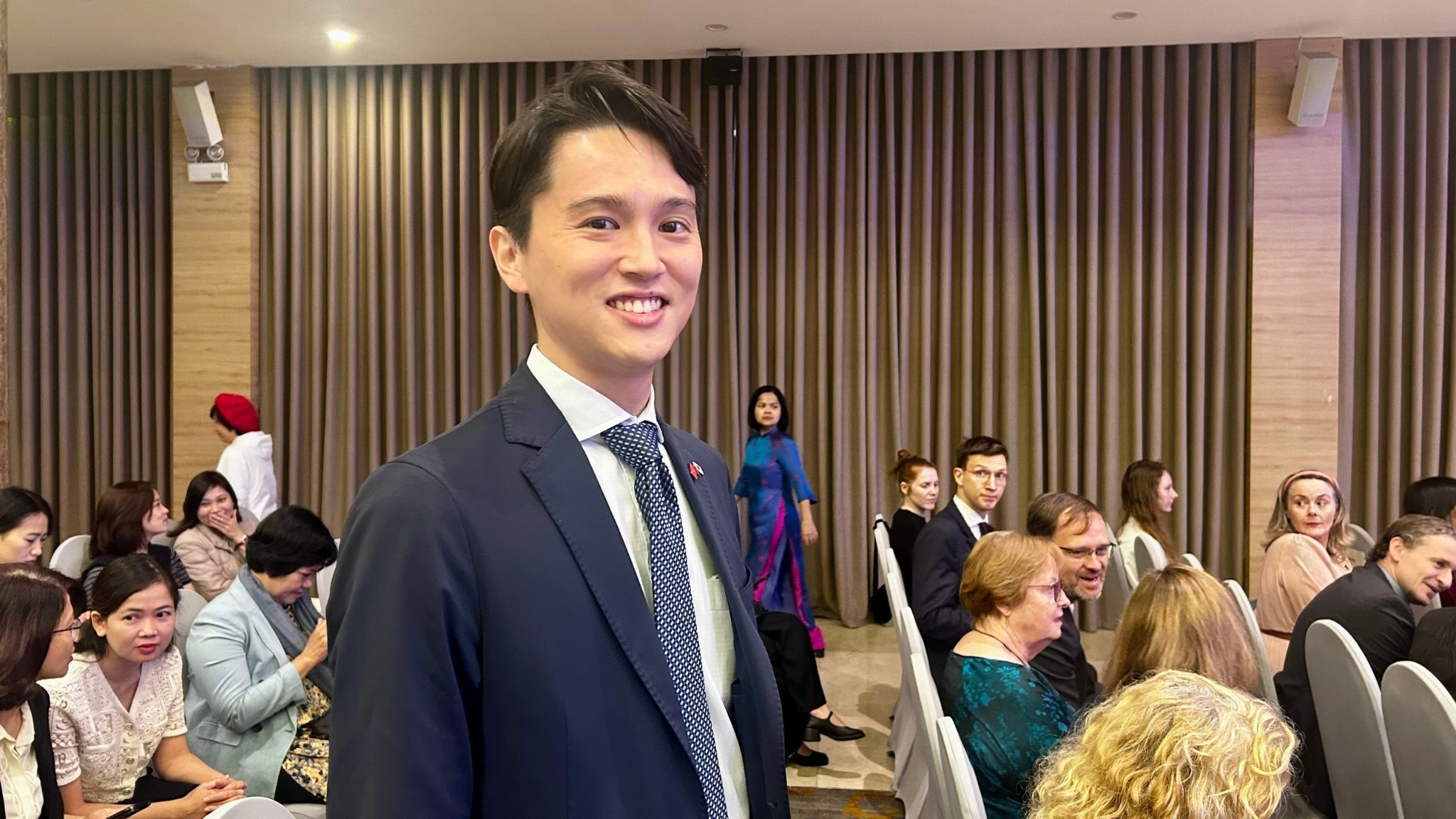 Bạn bè quốc tế, chuyên gia ngành đối ngoại góp ý nhằm gắn kết nhân dân Việt Nam và thế giới Bạn bè quốc tế, chuyên gia ngành đối ngoại góp ý nhằm gắn kết nhân dân Việt Nam và thế giới