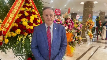 ban be quoc te chuyen gia nganh doi ngoai gop y nham gan ket nhan dan viet nam va the gioi