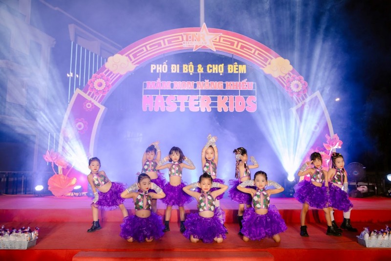 Lớp Rumba đầy cá tính của các bé lớp lá Master Kids TNR Stars Diễn Châu