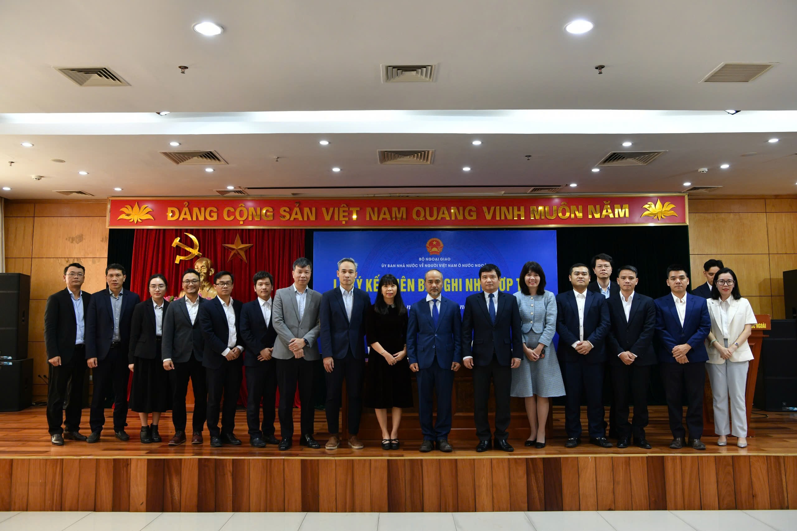 Ứng dụng công nghệ số và trí tuệ nhân tạo vào công tác người Việt Nam ở nước ngoài