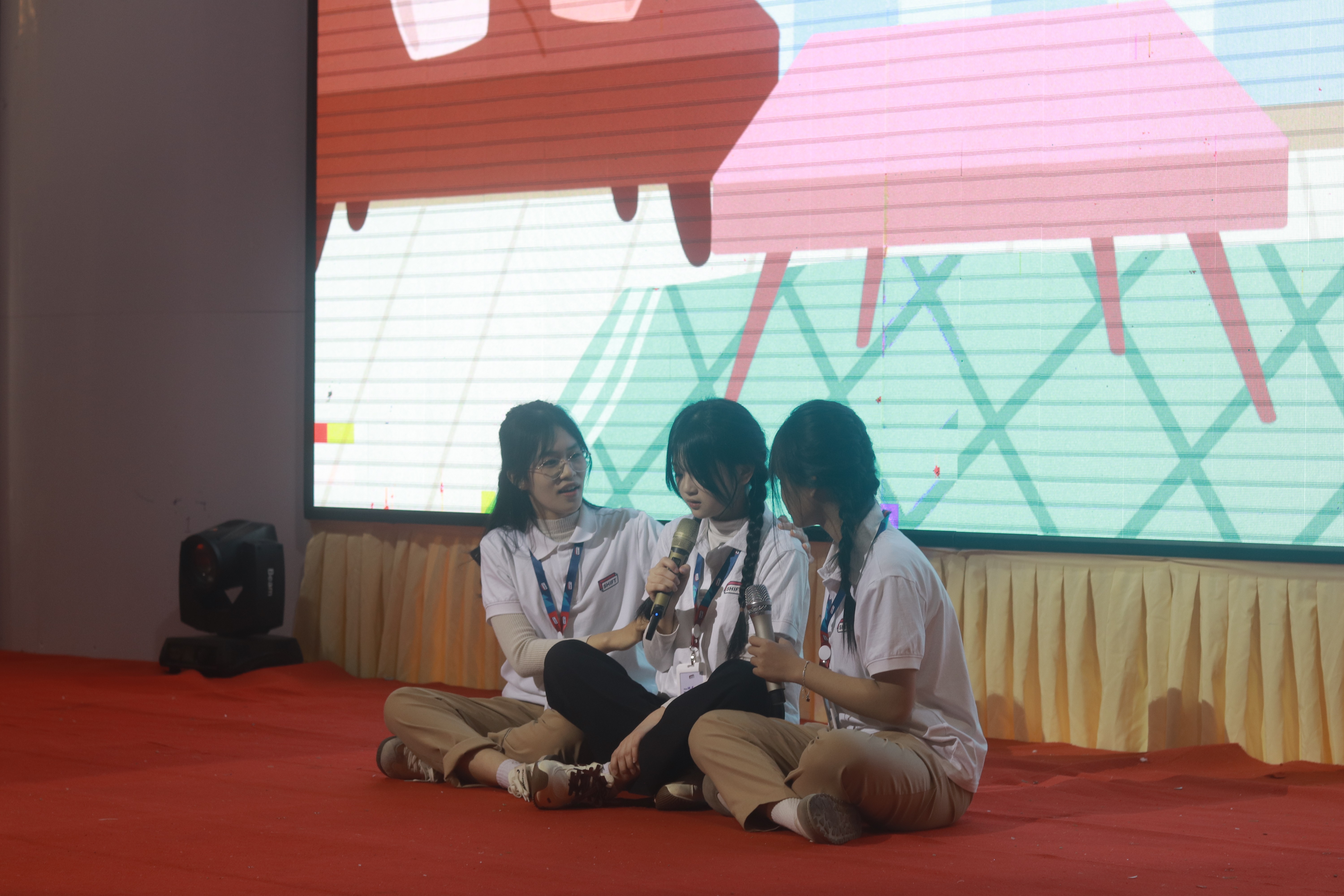 Tổ chức Cứu trợ Trẻ em thúc đẩy giao tiếp tích cực trong trường học Lào Cai Tổ chức Cứu trợ Trẻ em: thúc đẩy môi trường học đường an toàn, tôn trọng và tích cực tại Lào Cai