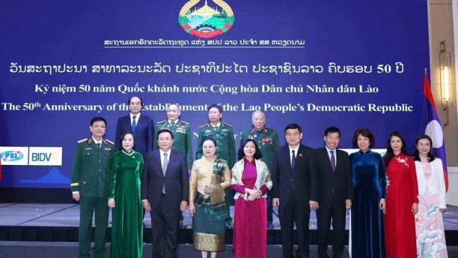 Tiệc chiêu đãi kỷ niệm 50 năm Quốc khánh Lào tại Hà Nội: Thắt chặt tình hữu nghị Việt - Lào