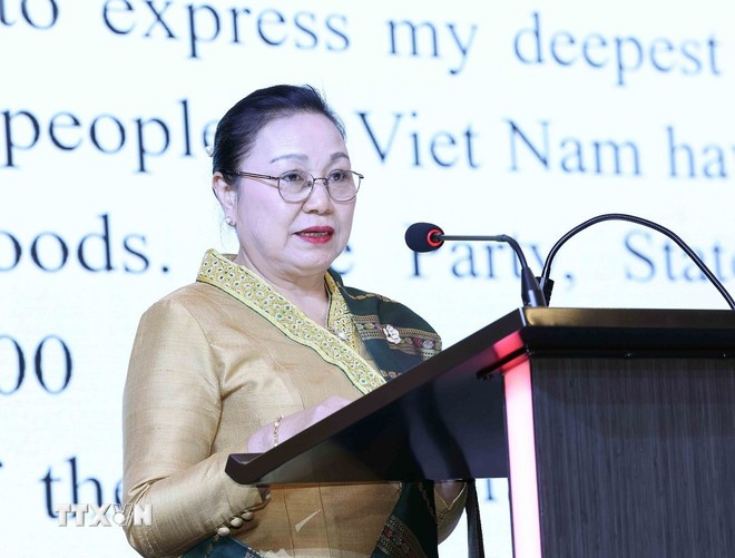 Tiệc chiêu đãi kỷ niệm 50 năm Quốc khánh Lào tại Hà Nội: Thắt chặt tình hữu nghị Việt - Lào Tiệc chiêu đãi kỷ niệm 50 năm Quốc khánh Lào tại Hà Nội: Thắt chặt tình hữu nghị Việt - Lào