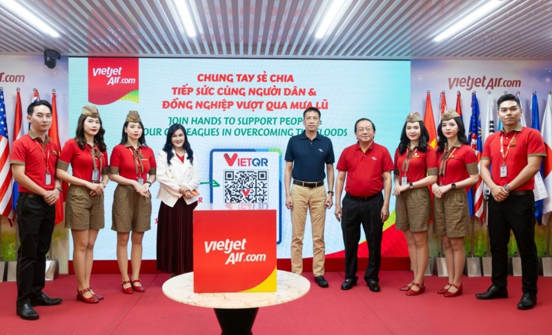 Cán bộ, nhân viên Vietjet chung tay sẻ chia cùng đồng bào vùng bão lũ Cán bộ, nhân viên Vietjet chung tay sẻ chia cùng đồng bào vùng bão lũ
