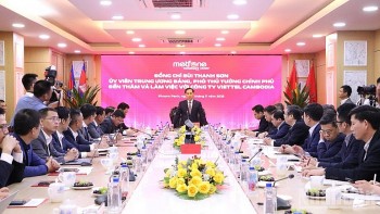 pho thu tuong bui thanh son gap cong dong nguoi viet tai campuchia