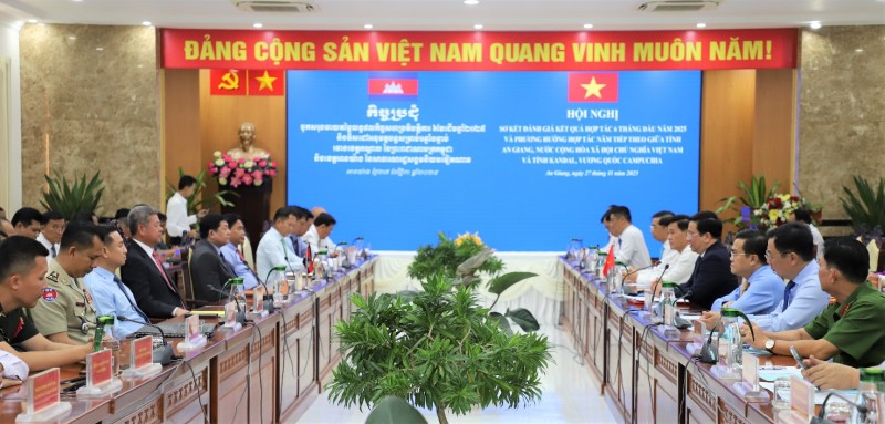 An Giang và Kandal (Campuchia) thắt chặt quan hệ hợp tác hữu nghị An Giang và Kandal (Campuchia) thắt chặt quan hệ hợp tác hữu nghị