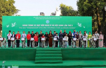 hanh trinh xe dap huu nghi vi ha noi xanh lan thu 5 lan toa loi song xanh gan ket ban be quoc te