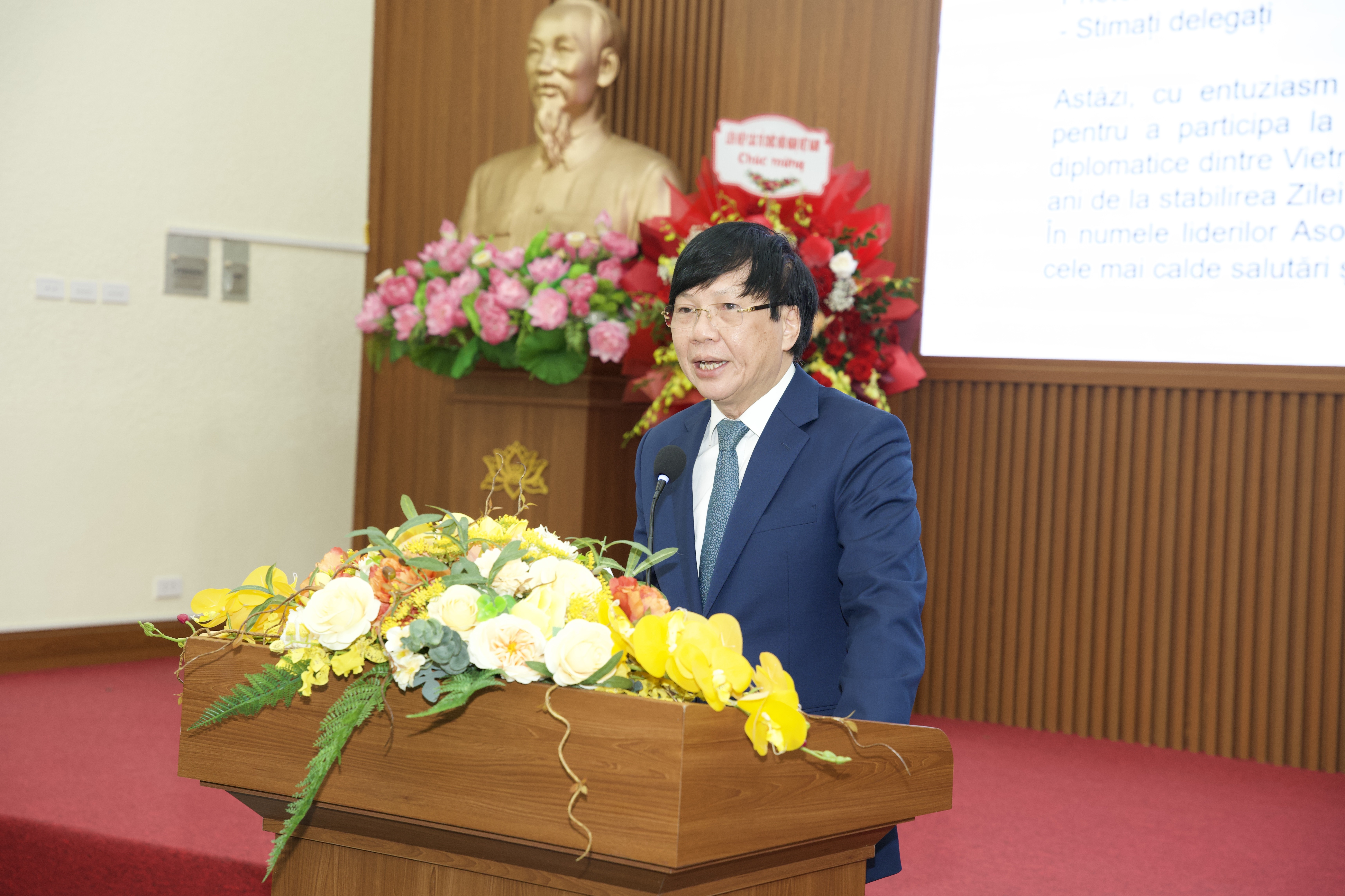 Giao lưu nhân dân nối dài tình hữu nghị Việt Nam – Rumani Giao lưu nhân dân nối dài tình hữu nghị Việt Nam – Rumani