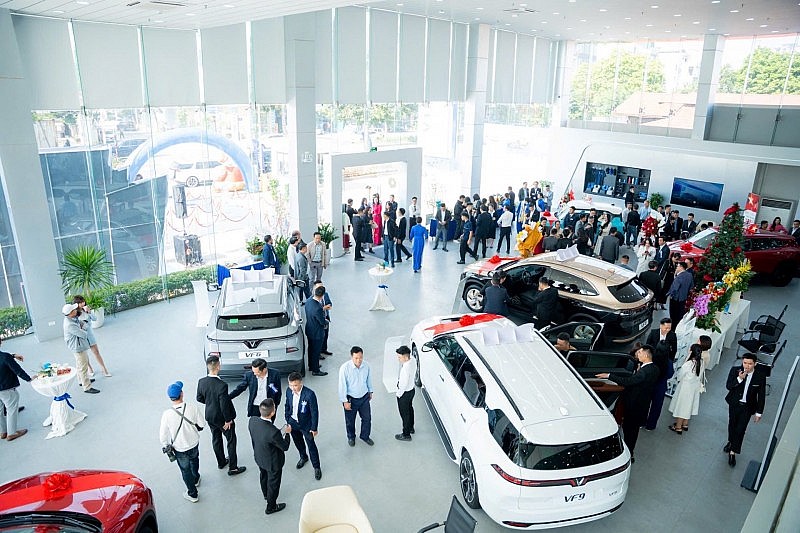 Lập kỷ lục với xưởng dịch vụ thứ 350, VinFast nhận “mưa lời khen” về mạng lưới hậu mãi khủng nhất Việt Nam Lập kỷ lục với xưởng dịch vụ thứ 350, VinFast nhận “mưa lời khen” về mạng lưới hậu mãi khủng nhất Việt Nam