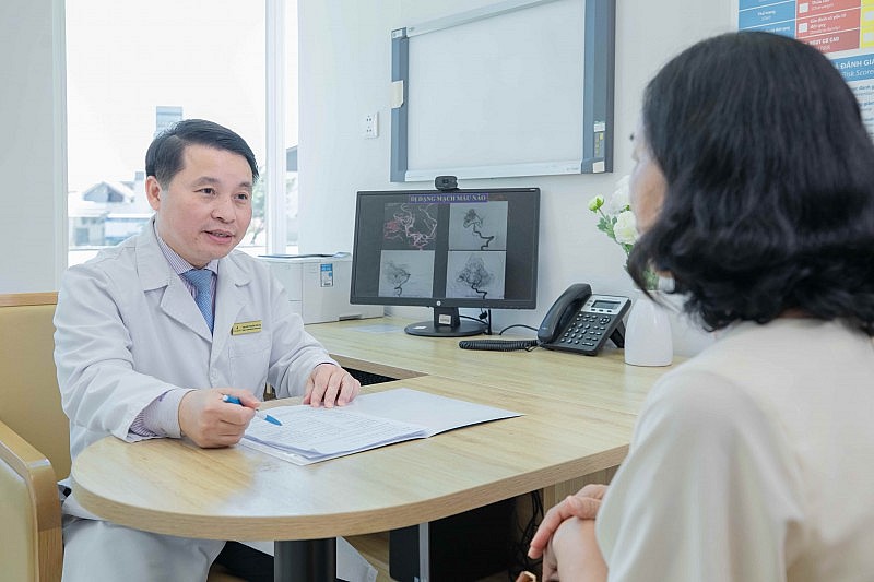 Vinmec Đà Nẵng cứu sống bệnh nhân có túi phình mạch não khổng lồ mà không cần mổ mở hộp sọ Vinmec Đà Nẵng cứu sống bệnh nhân có túi phình mạch não khổng lồ mà không cần mổ mở hộp sọ