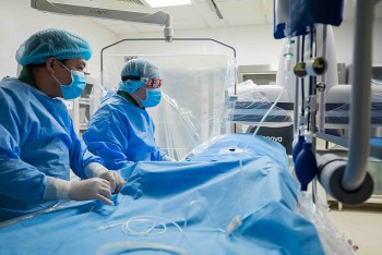 vinmec da nang cuu song benh nhan co tui phinh mach nao khong lo ma khong can mo mo hop so