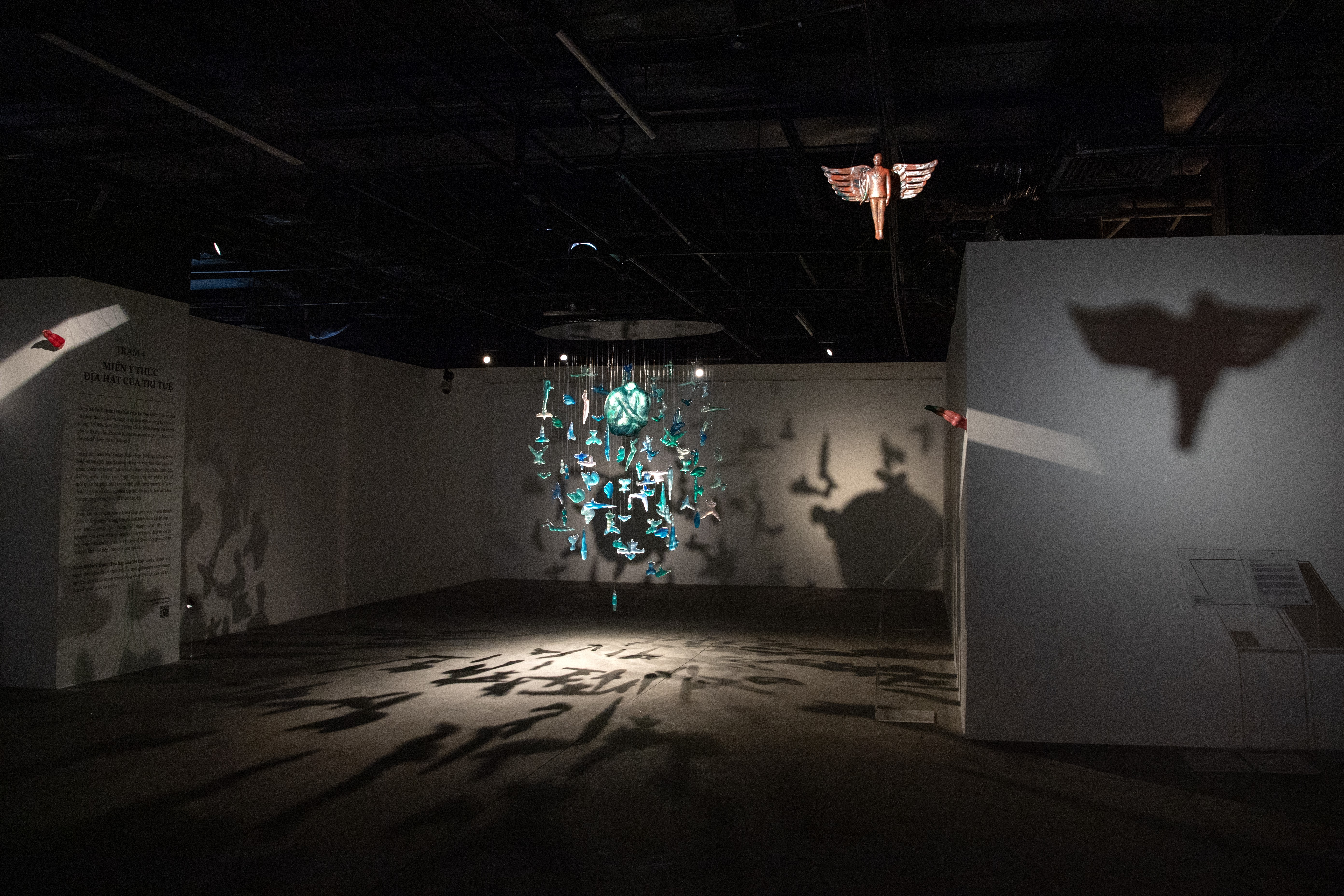 Triển lãm “Tỏa V – Điểm Chạm Khoa Học”: Cuộc đối thoại giữa nghệ thuật và trí tuệ nhân loại Triển lãm “Tỏa V – Điểm Chạm Khoa Học”: Cuộc đối thoại giữa nghệ thuật và trí tuệ nhân loại