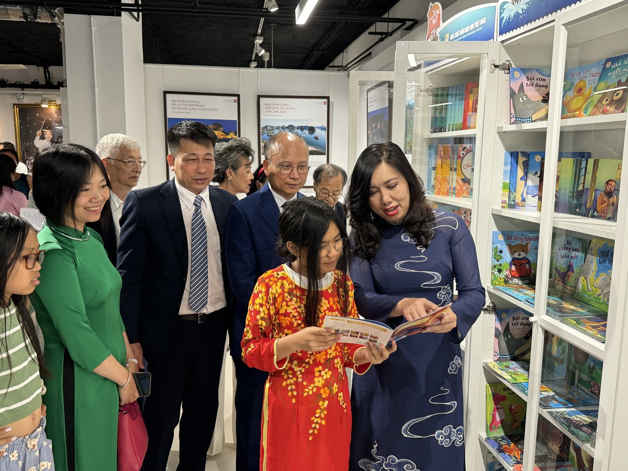 Tủ sách tiếng Việt đã được xây dựng, trao tặng tại hơn 15 quốc gia và vùng lãnh thổ