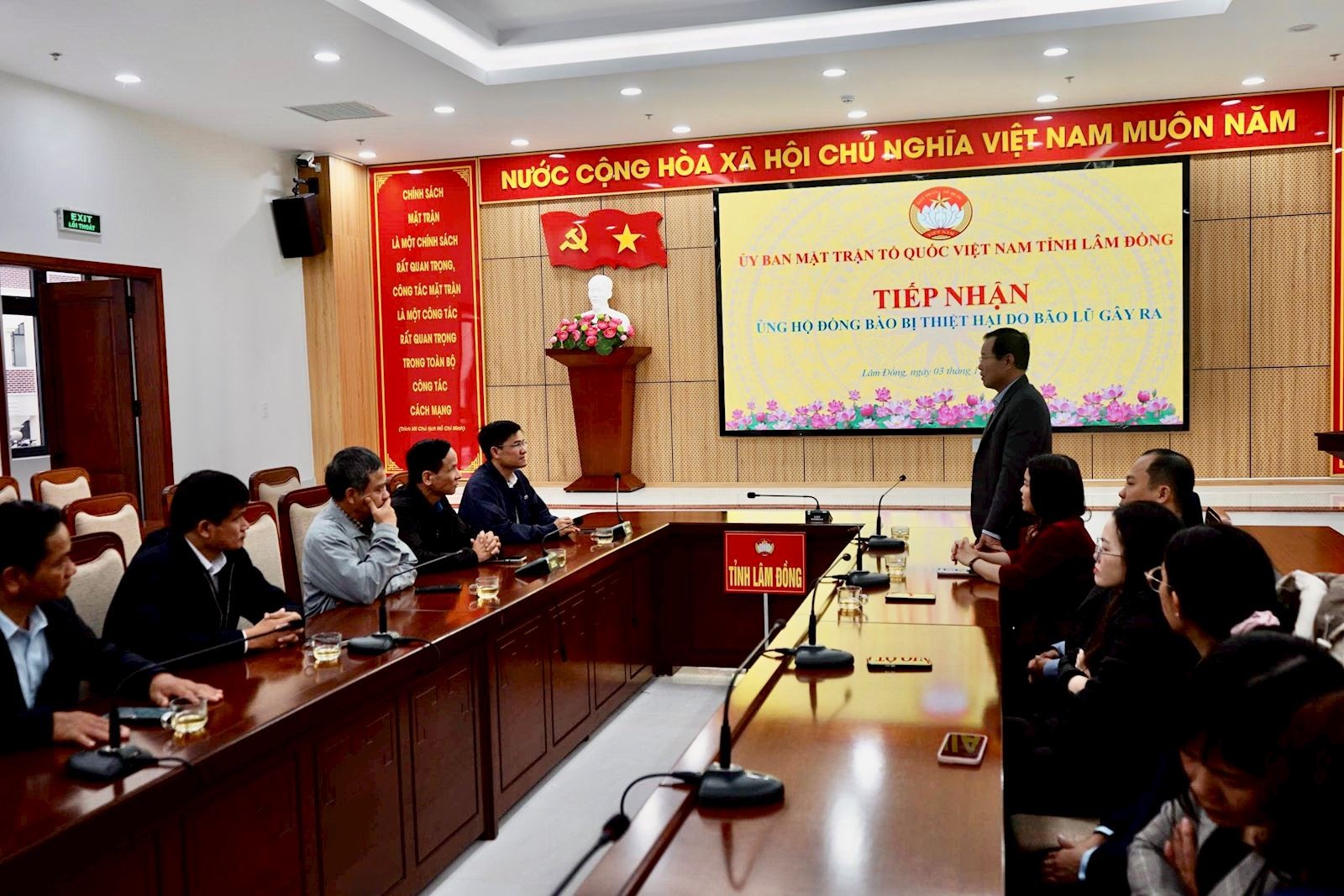 Ông Phạm Triều – Phó Chủ tịch Thường trực UBMTTQ Việt Nam tỉnh Lâm Đồng phát biểu tại buổi tiếp nhận hỗ trợ EVNGENCO1 Ông Phạm Triều – Phó Chủ tịch Thường trực UBMTTQ Việt Nam tỉnh Lâm Đồng phát biểu tại buổi tiếp nhận hỗ trợ EVNGENCO1