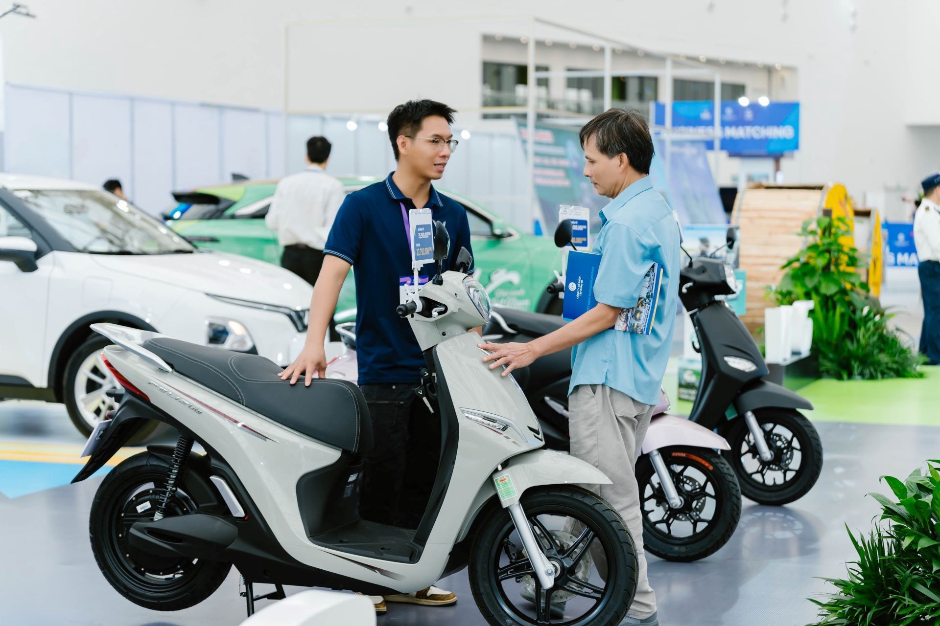 Giải mã cú bứt phá doanh số của VinFast trên thị trường xe máy điện Giải mã cú bứt phá doanh số của VinFast trên thị trường xe máy điện