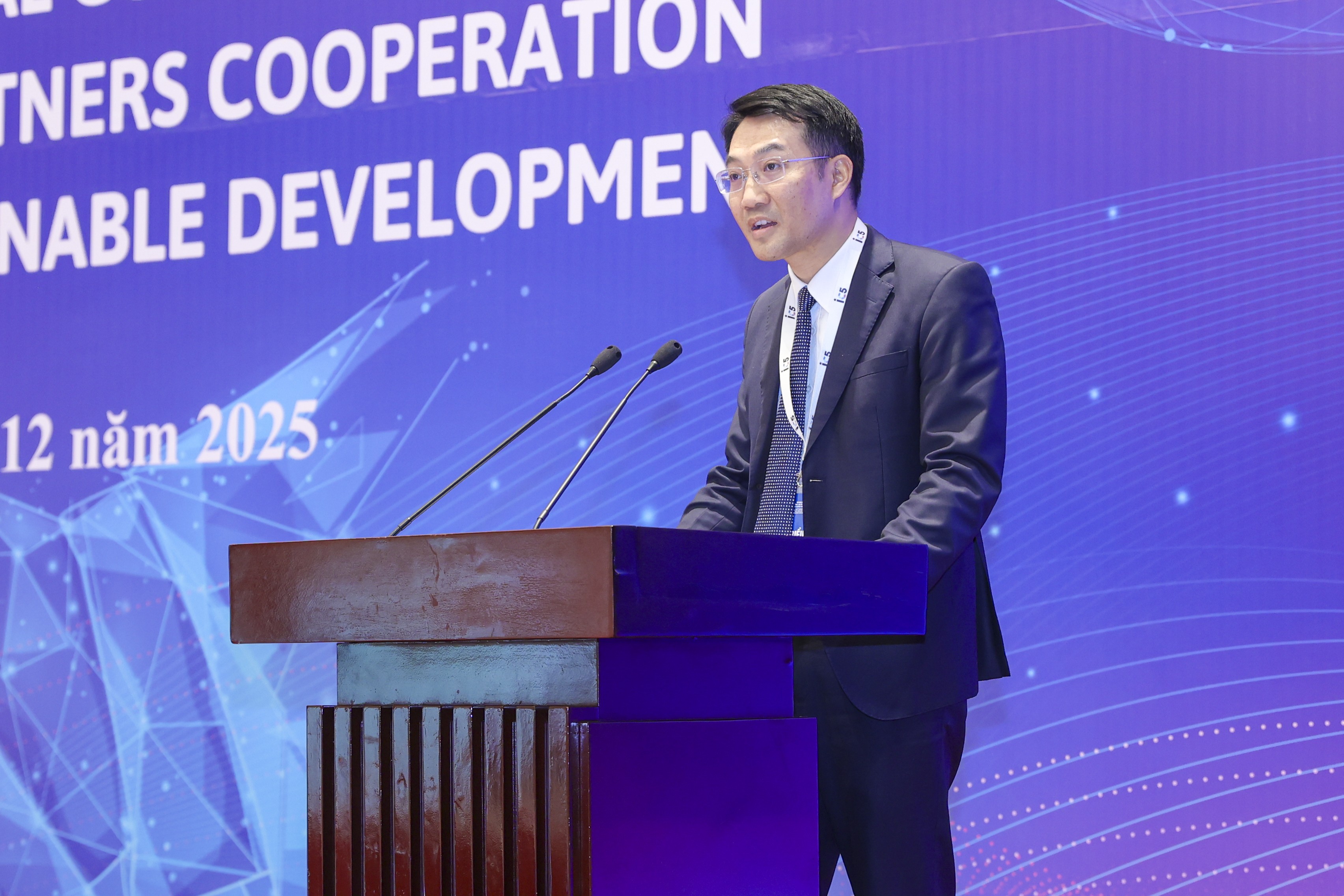 Ông Bùi Đức Hiếu, Phó Vụ trưởng Vụ Hợp tác quốc tế, Bộ Nông nghiệp và Môi trường Ông Bùi Đức Hiếu, Phó Vụ trưởng Vụ Hợp tác quốc tế, Bộ Nông nghiệp và Môi trường