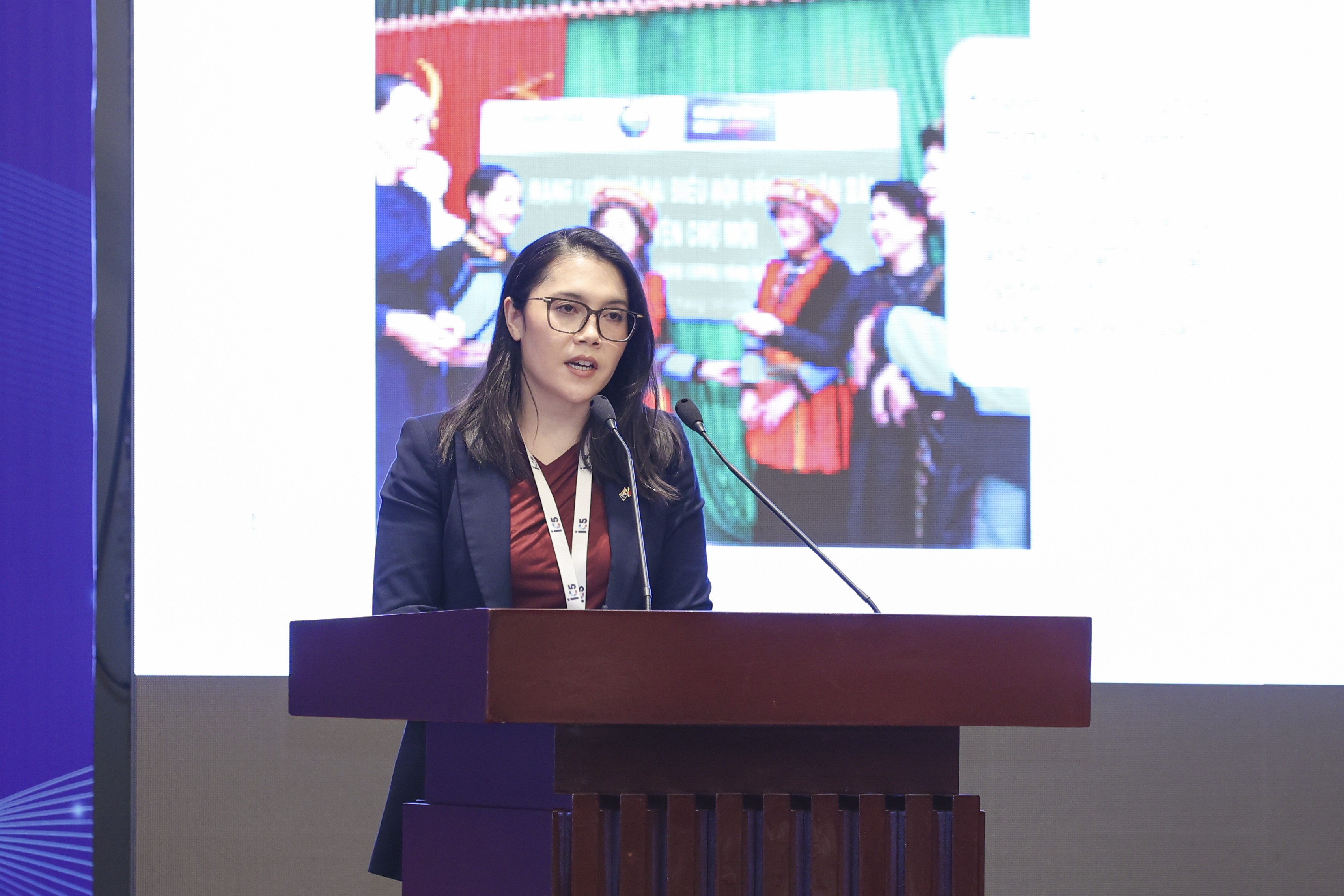 Bà Naomi Cook, Tham tán Phát triển, Đại sứ quán Australia tại Việt Nam Bà Naomi Cook, Tham tán Phát triển, Đại sứ quán Australia tại Việt Nam