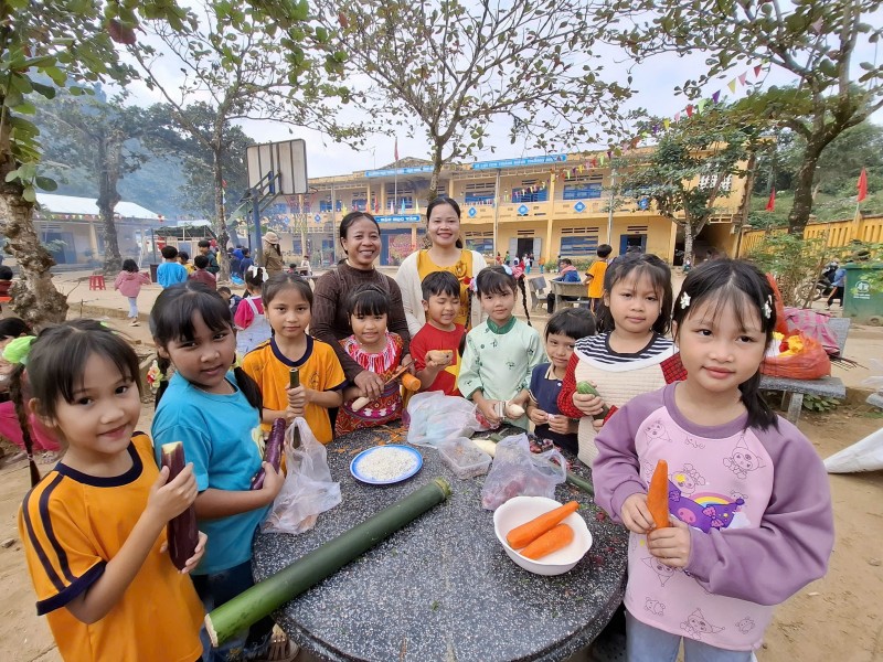 WVI hỗ trợ cải thiện an sinh bền vững cho trẻ tại xã Tam Chung (Thanh Hóa) WVI hỗ trợ cải thiện an sinh bền vững cho trẻ tại xã Tam Chung (Thanh Hóa)