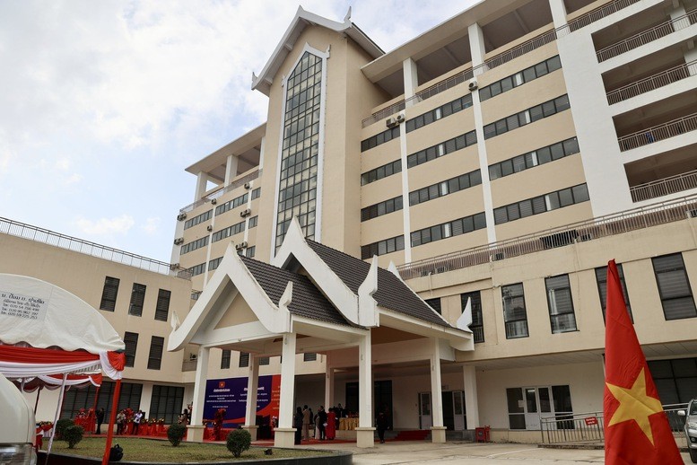 Việt Nam bàn giao công trình Bệnh viện Hữu nghị Lào – Việt Nam tỉnh Houaphanh Việt Nam bàn giao công trình Bệnh viện Hữu nghị Lào – Việt Nam tỉnh Houaphanh