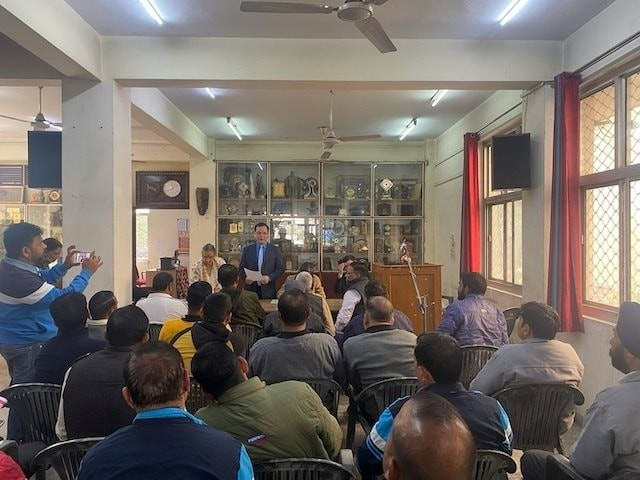 Ông Nguyễn Đình Khang tại buổi giao lưu với Công đoàn ngành trực thuộc AITUC. (Ảnh: T.L) Ông Nguyễn Đình Khang tại buổi giao lưu với Công đoàn ngành trực thuộc AITUC. (Ảnh: T.L)