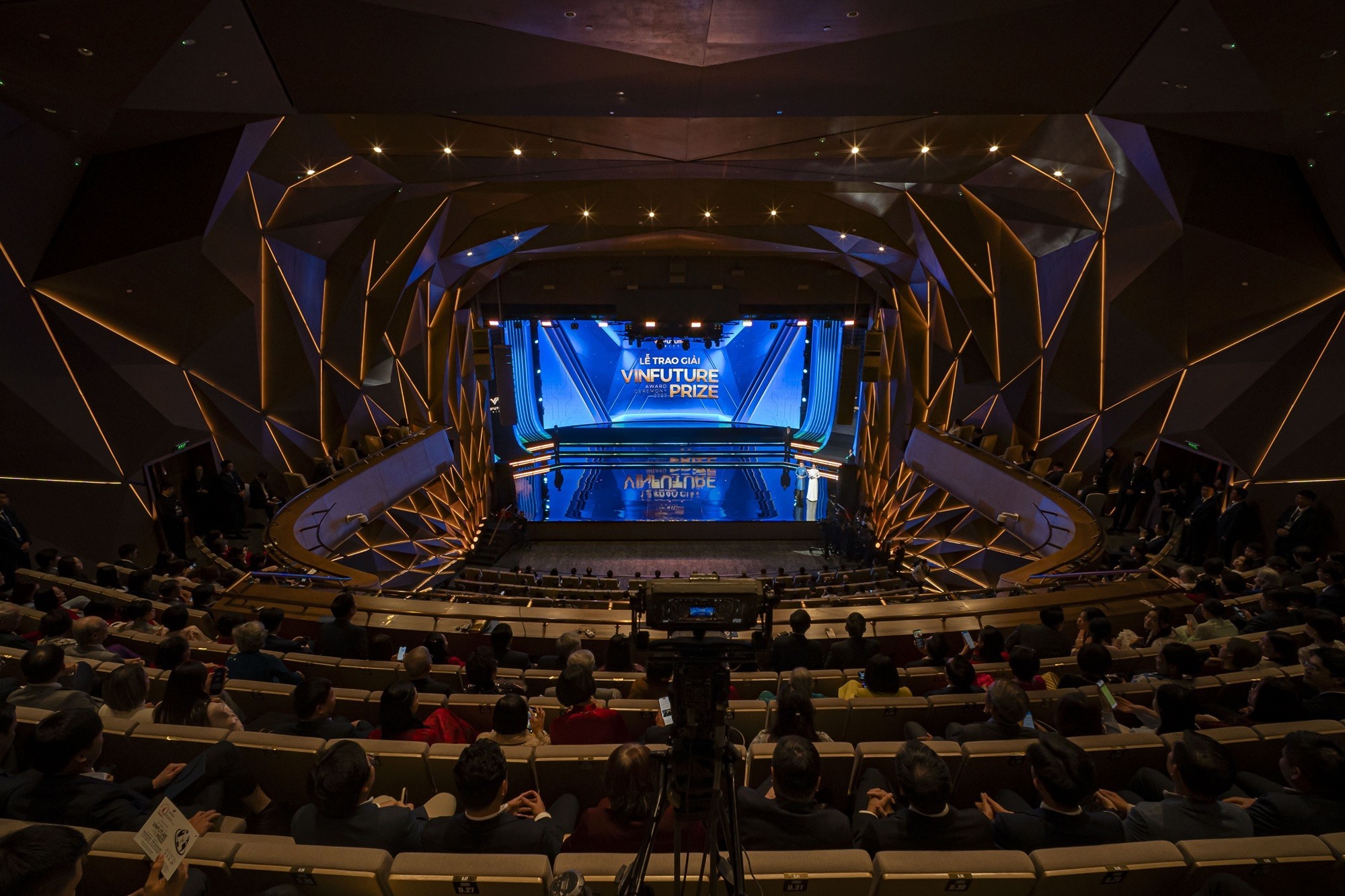 VinFuture 2025 – Vinh danh 4 công trình khoa học “Cùng vươn mình – Cùng thịnh vượng” VinFuture 2025 – Vinh danh 4 công trình khoa học “Cùng vươn mình – Cùng thịnh vượng”