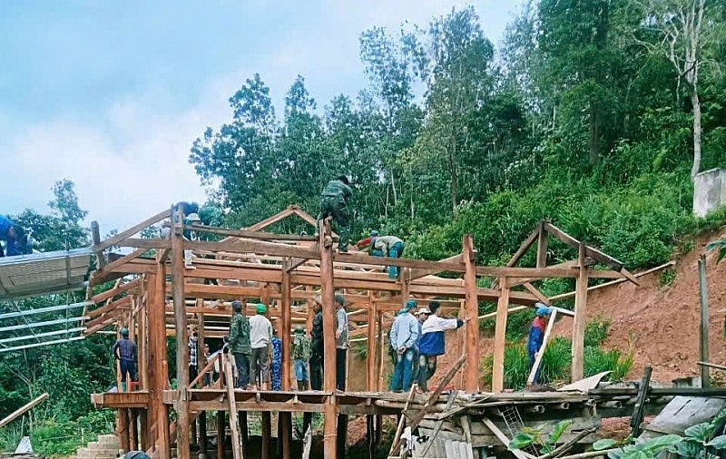 Na Son thay áo mới: 100 căn nhà vững chãi nâng bước hộ nghèo và gia đình chính sách Na Son thay áo mới: 100 căn nhà vững chãi nâng bước hộ nghèo và gia đình chính sách