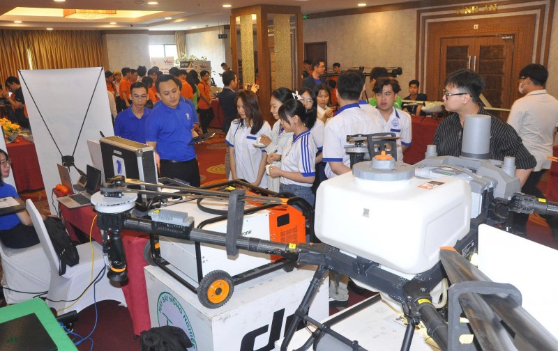 Cần Thơ phát động Tuần lễ khoa học công nghệ, đổi mới sáng tạo và chuyển đổi số 2025 Cần Thơ phát động Tuần lễ khoa học công nghệ, đổi mới sáng tạo và chuyển đổi số 2025