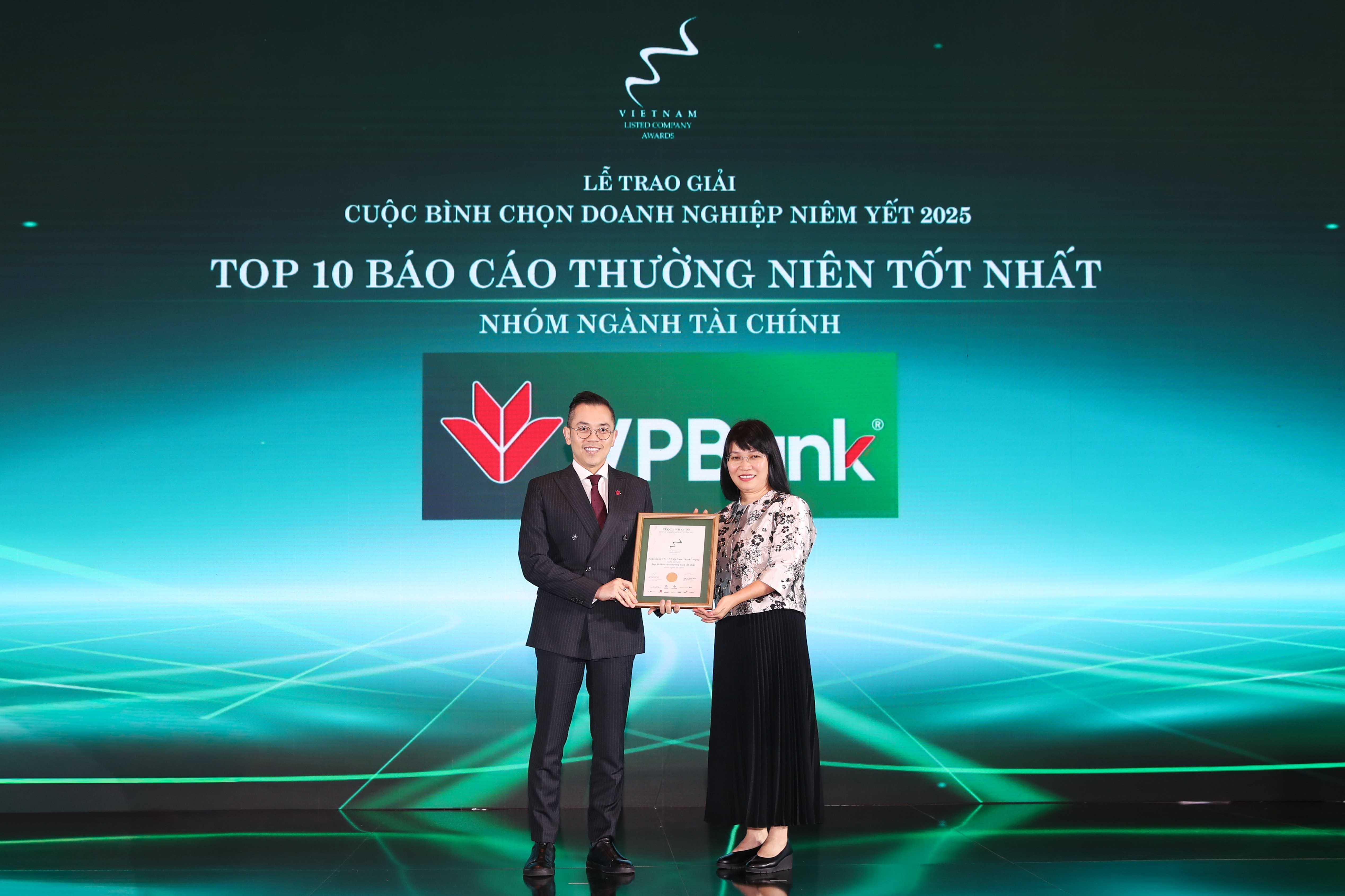 VPBank là ngân hàng duy nhất nhận hai giải thưởng tại VLCA 2025