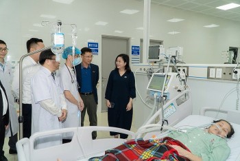 gelex trao tang trang thiet bi y te va ho tro nang cap phong benh tai tinh nghe an