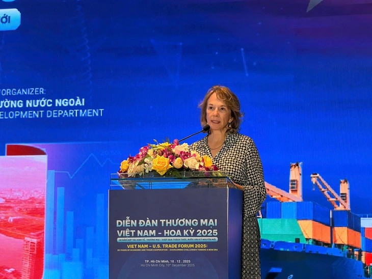 Diễn đàn thương mại Việt Nam - Hoa Kỳ 2025: Vượt thách thức, mở rộng không gian hợp tác Diễn đàn thương mại Việt Nam - Hoa Kỳ 2025: mở rộng không gian hợp tác