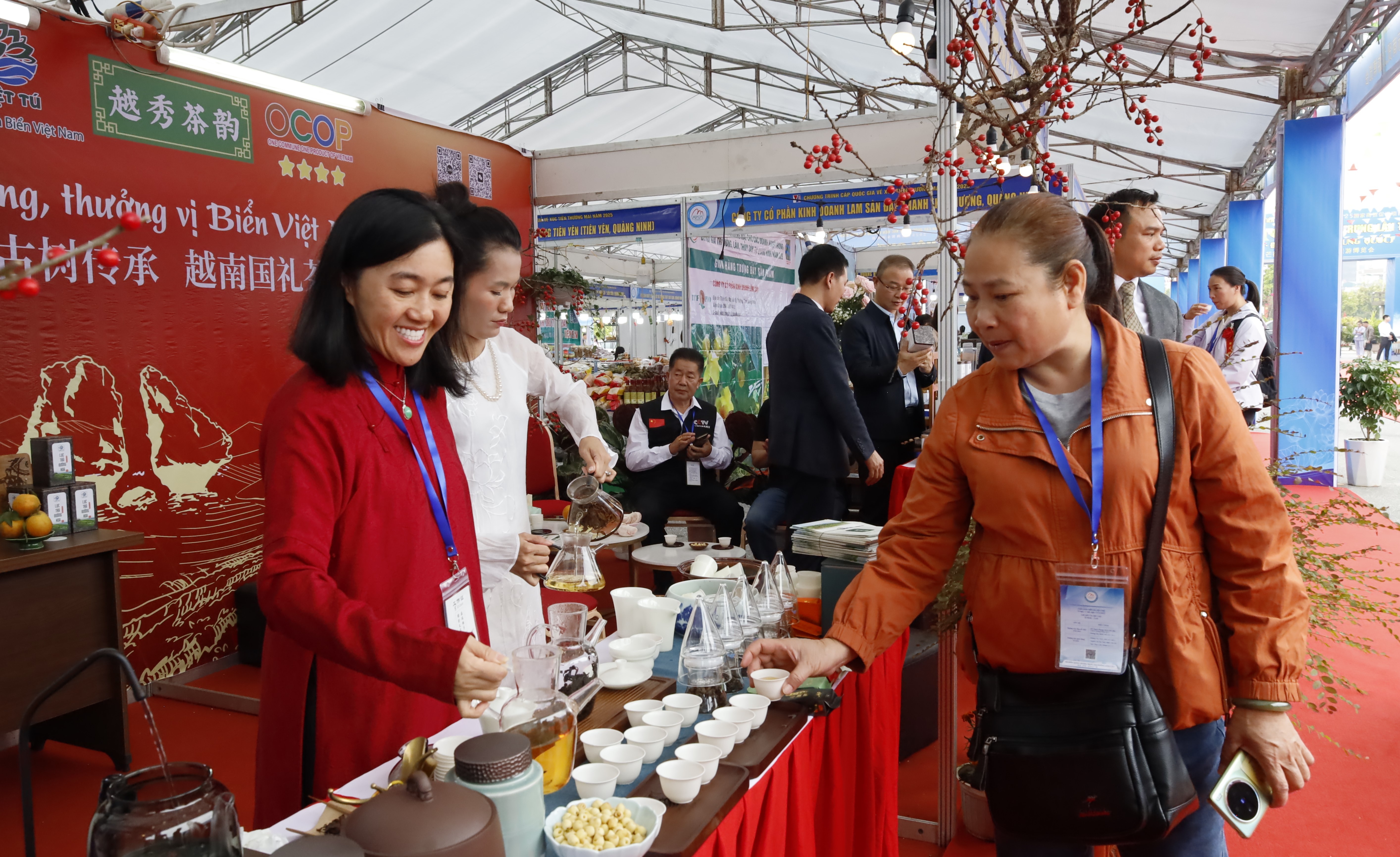 Xúc tiến thương mại - du lịch - đầu tư Việt - Trung Xúc tiến thương mại - du lịch - đầu tư Việt - Trung