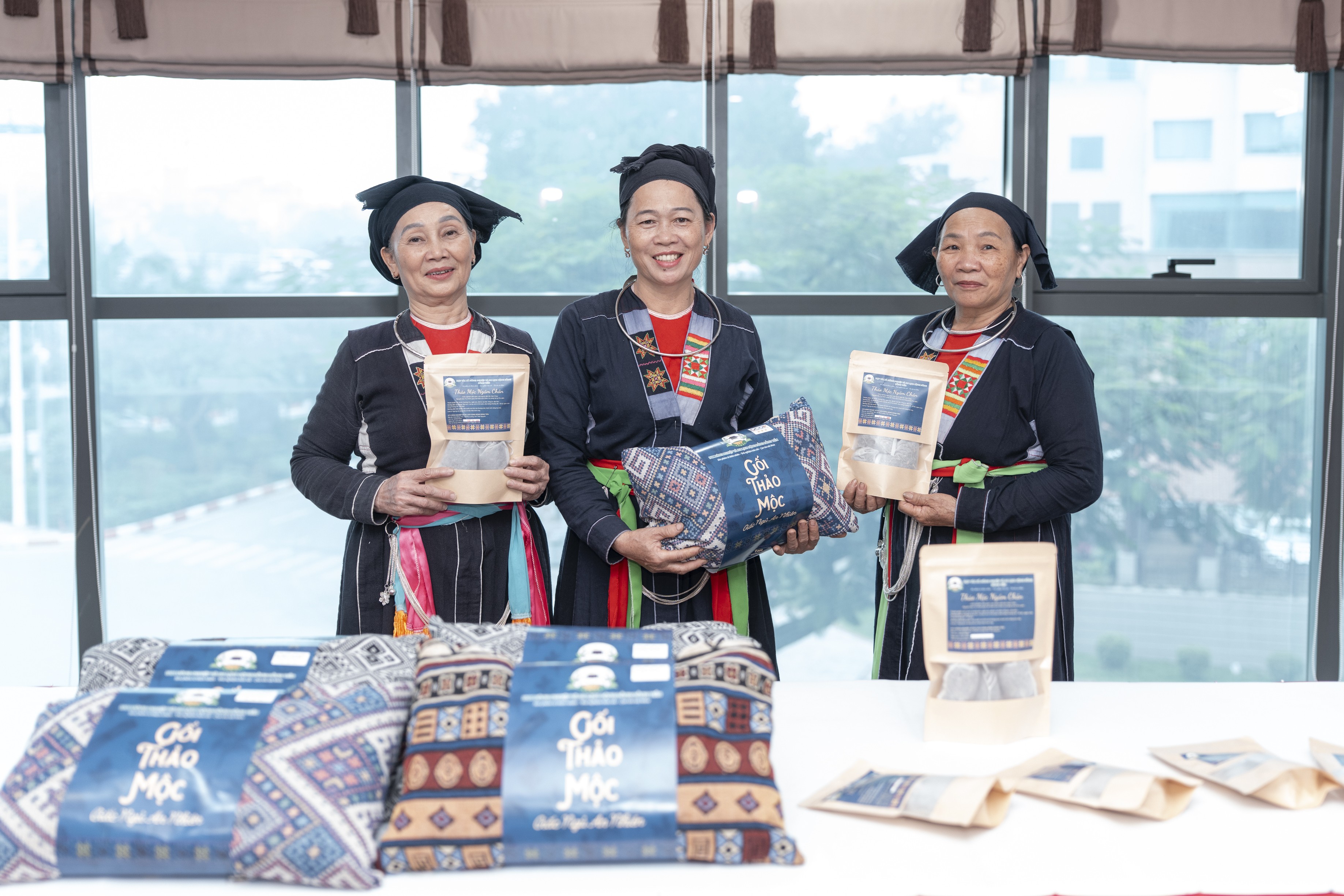 Oxfam lan tỏa tri thức bản địa, mở đường sinh kế bền vững Oxfam lan tỏa tri thức bản địa, mở đường sinh kế bền vững