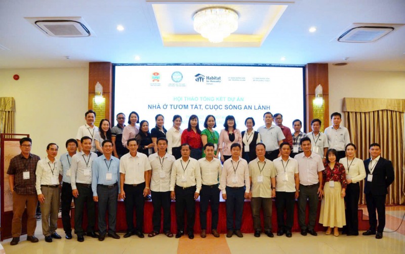 Hơn 4 tỷ đồng hỗ trợ cải thiện nhà ở cho người dân An Giang và Đồng Tháp Hơn 4 tỷ đồng hỗ trợ cải thiện nhà ở cho người dân An Giang và Đồng Tháp