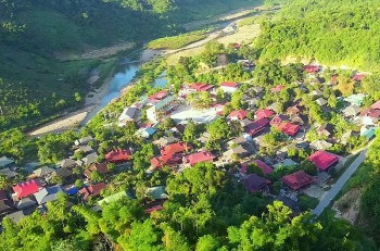 muong tung chu dong trien khai giam ngheo da chieu tu chinh sach den cuoc song