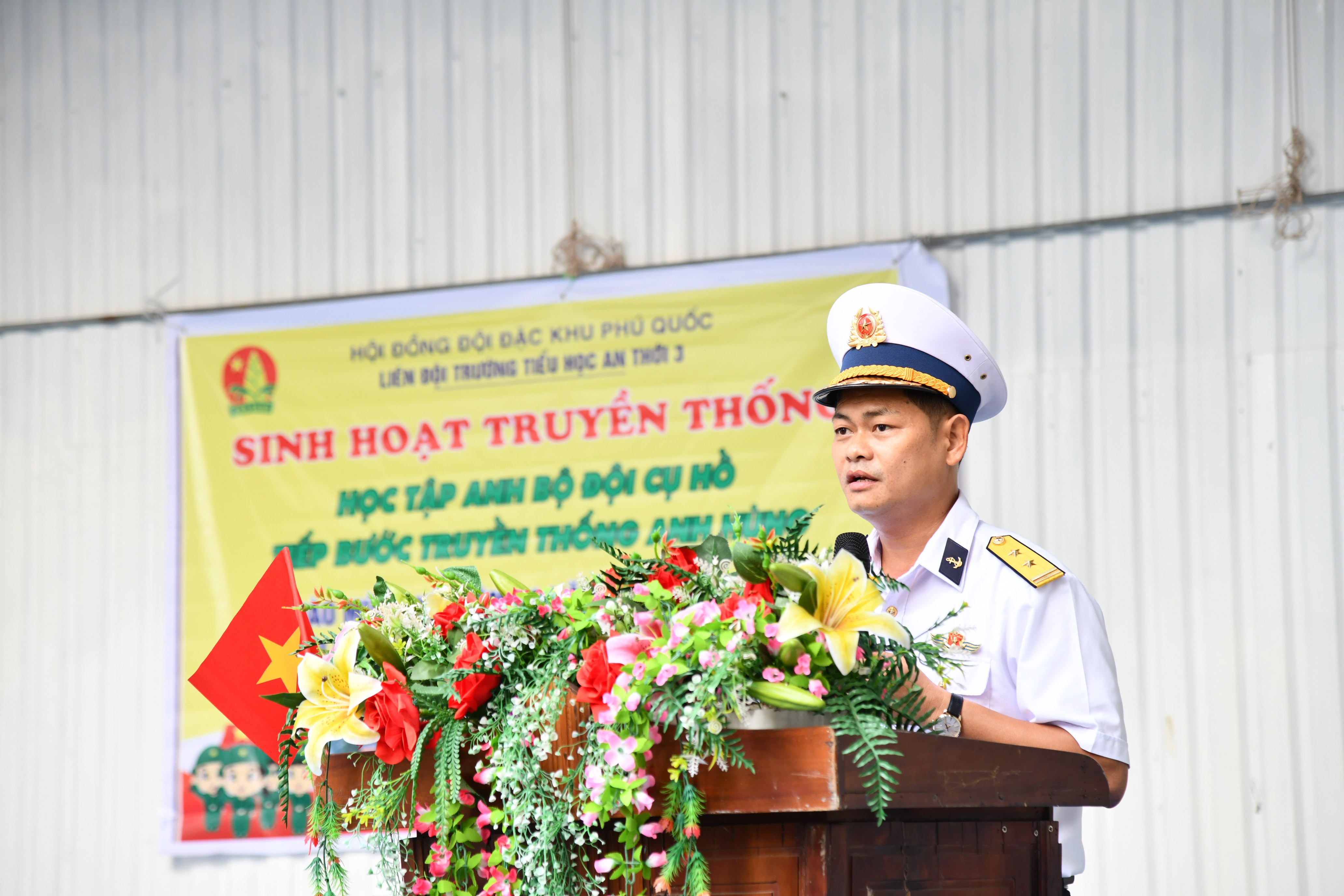 Bồi dưỡng lòng yêu nước, bảo vệ chủ quyền biển đảo cho 500 học sinh, giáo viên