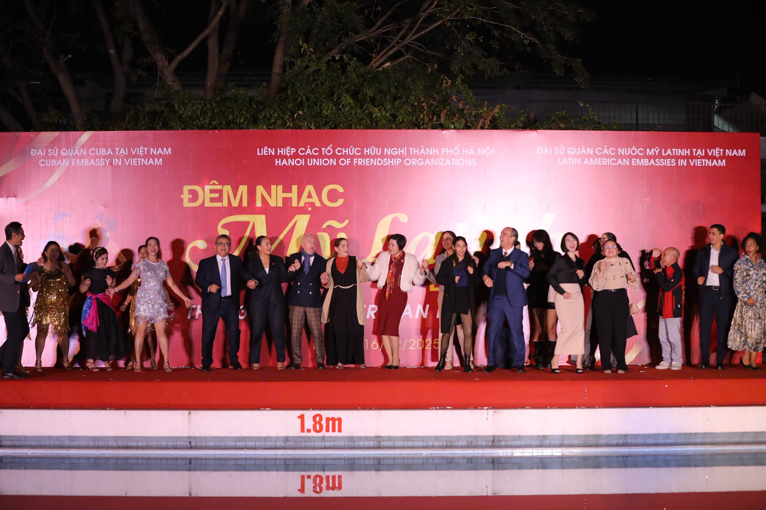 Hà Nội rực lửa vũ điệu Mỹ Latinh trong đêm giao lưu văn hóa đặc sắc Hà Nội rực lửa vũ điệu Mỹ Latinh trong đêm giao lưu văn hóa đặc sắc