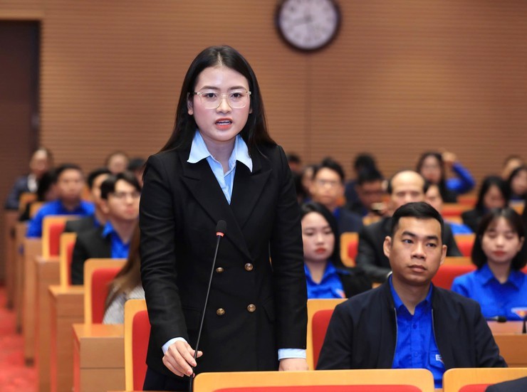 Đoàn viên thanh niên Thủ đô tại Hội nghị đối thoại sáng 17/12. (Ảnh: T.L)