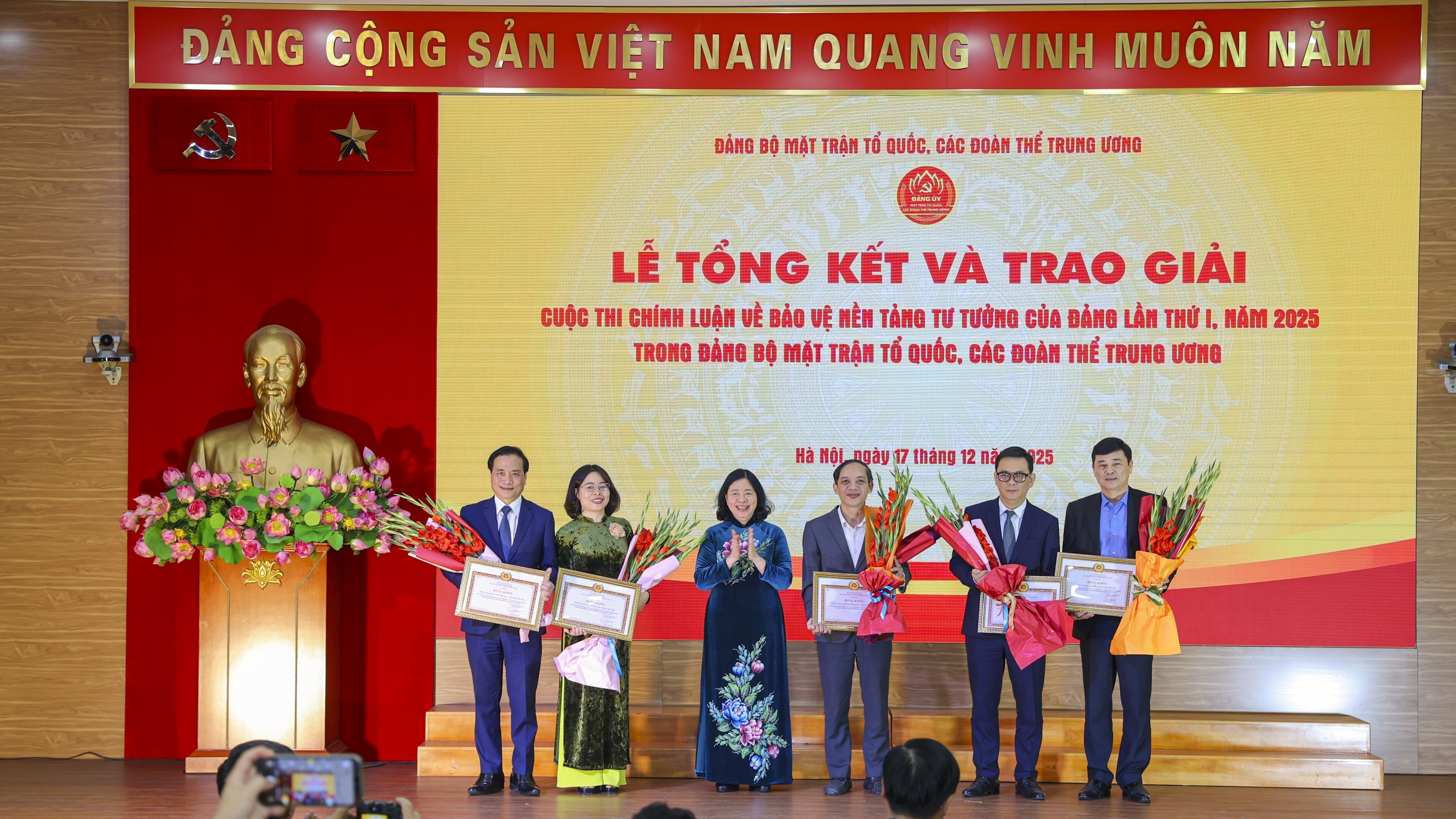 Khẳng định vai trò của Đảng bộ Mặt trận Tổ quốc, các đoàn thể Trung ương trong bảo vệ nền tảng tư tưởng của Đảng
