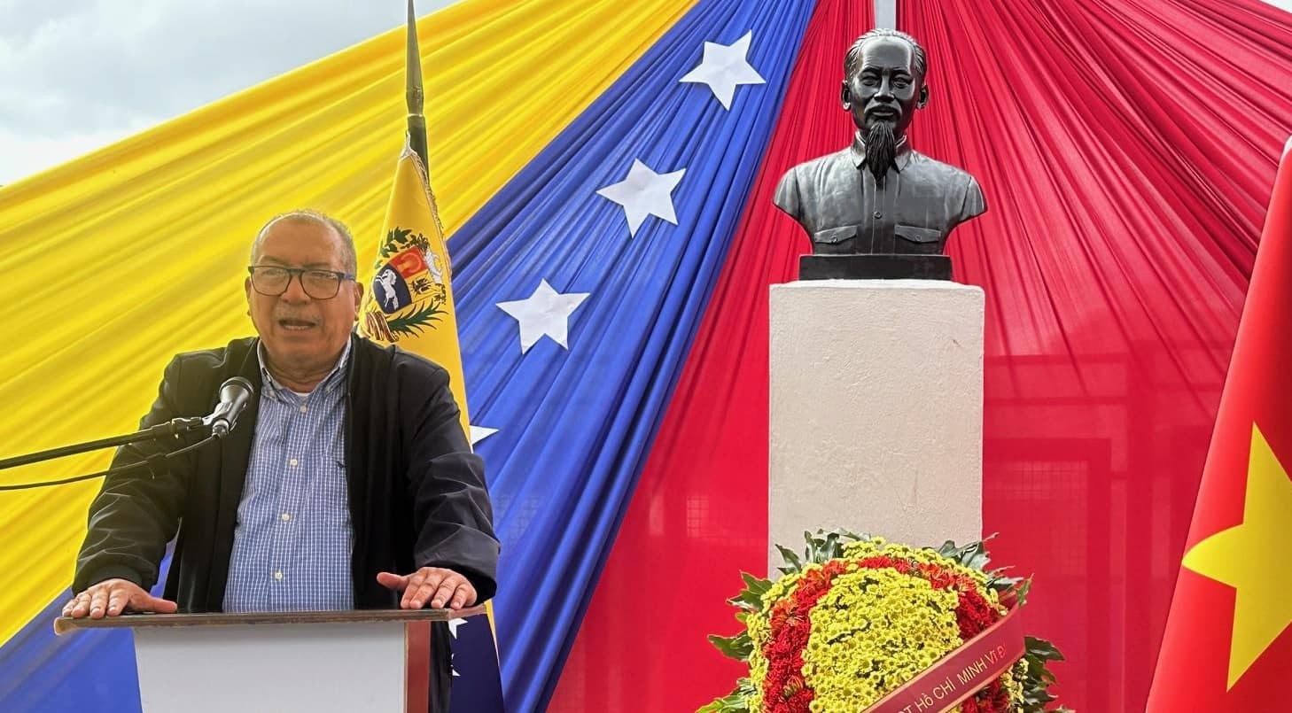 Chủ nhiệm Ủy ban Đối ngoại Quốc hội, Chủ tịch Nhóm Nghị sỹ hữu nghị Venezuela - Việt Nam Saúl Ortega phát biểu tại Lễ kỷ niệm. (Ảnh: Đại sứ quán Việt Nam tại Venezuela) Chủ nhiệm Ủy ban Đối ngoại Quốc hội, Chủ tịch Nhóm Nghị sỹ hữu nghị Venezuela - Việt Nam Saúl Ortega phát biểu tại Lễ kỷ niệm. (Ảnh: Đại sứ quán Việt Nam tại Venezuela)