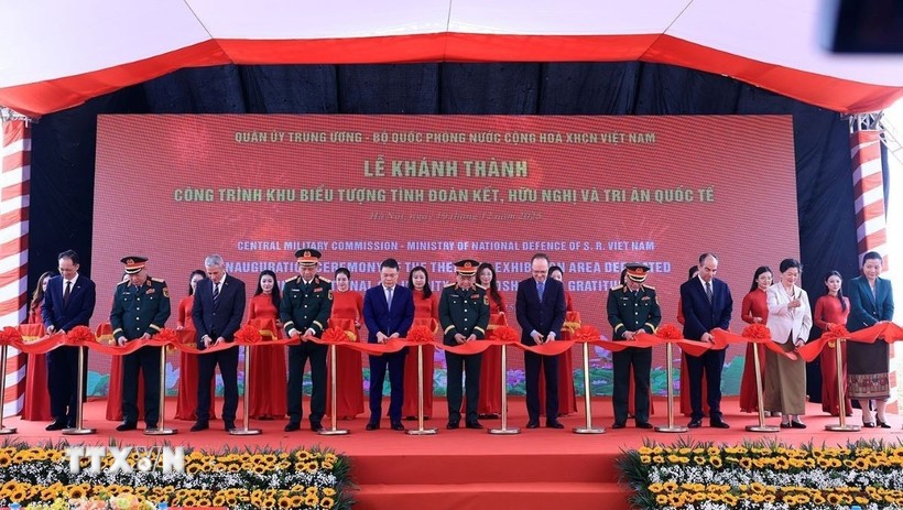 Khánh thành công trình Khu biểu tượng tình đoàn kết, hữu nghị và tri ân quốc tế Khánh thành công trình Khu biểu tượng tình đoàn kết, hữu nghị và tri ân quốc tế