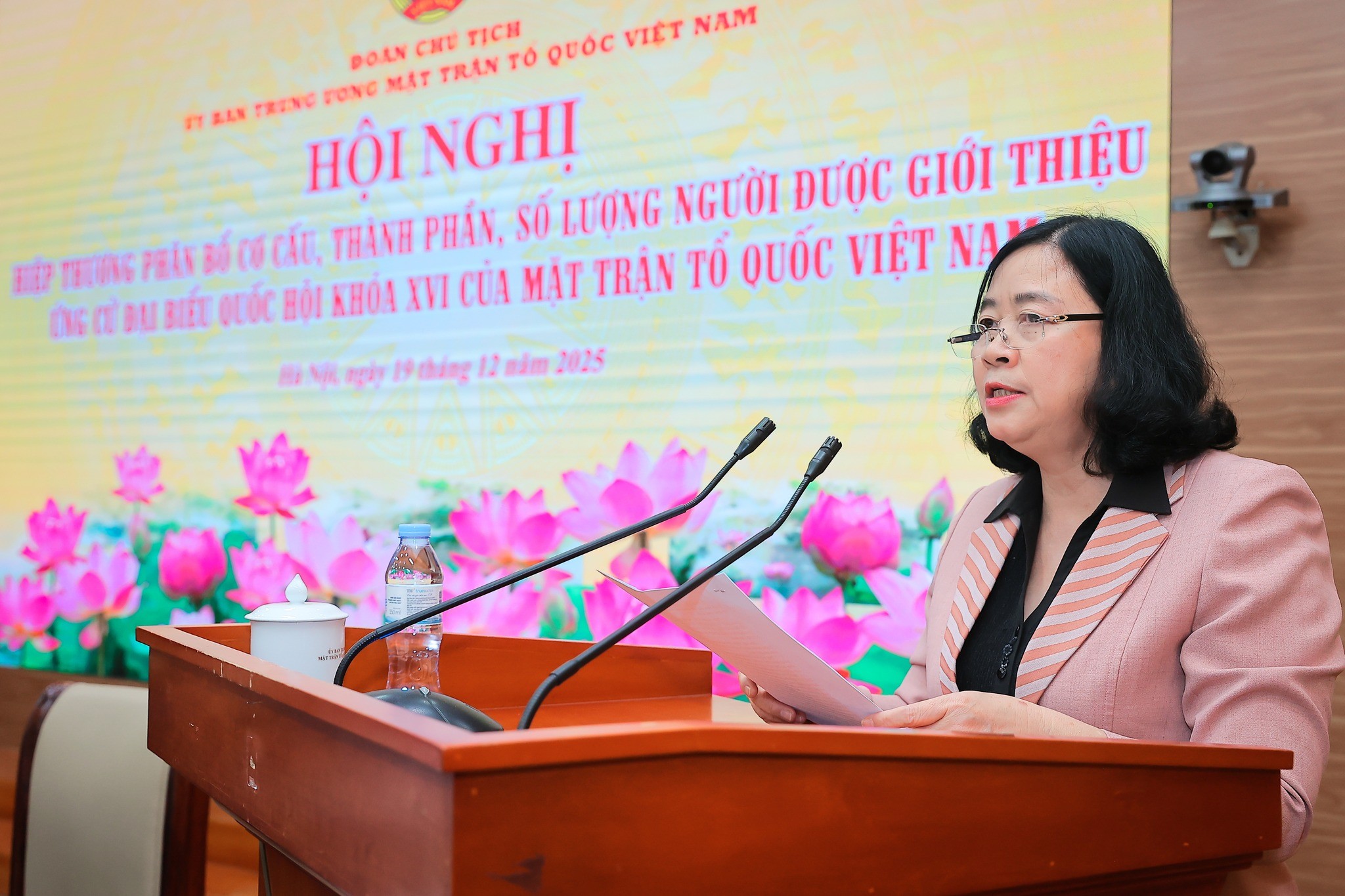bà Bùi Thị Minh Hoài, Ủy viên Bộ Chính trị, Bí thư Trung ương Đảng, Chủ tịch Uỷ ban Trung ương MTTQ Việt Nam phát biểu tại Hội nghị. (Ảnh: Hoài Nam) bà Bùi Thị Minh Hoài, Ủy viên Bộ Chính trị, Bí thư Trung ương Đảng, Chủ tịch Uỷ ban Trung ương MTTQ Việt Nam phát biểu tại Hội nghị. (Ảnh: Hoài Nam)