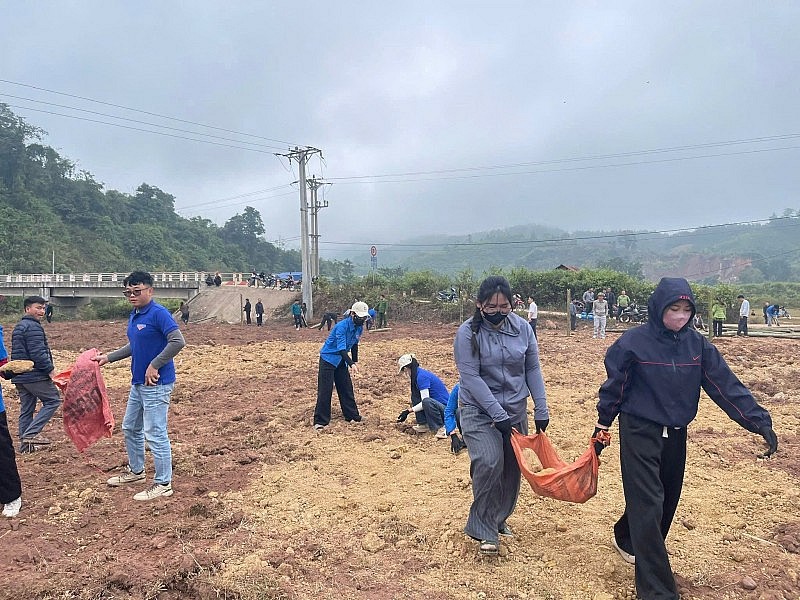 Thanh niên Mường Toong vươn lên thoát nghèo nhờ truyền thông cơ sở Thanh niên Mường Toong vươn lên thoát nghèo nhờ truyền thông cơ sở