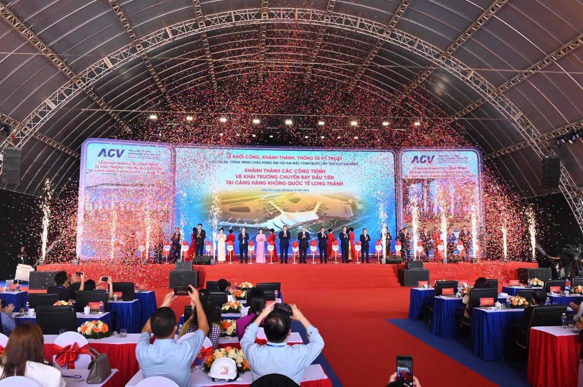 Thời khắc lịch sử khi sân bay Long Thành khai trương chuyến bay đầu tiên (Ảnh: ACV)