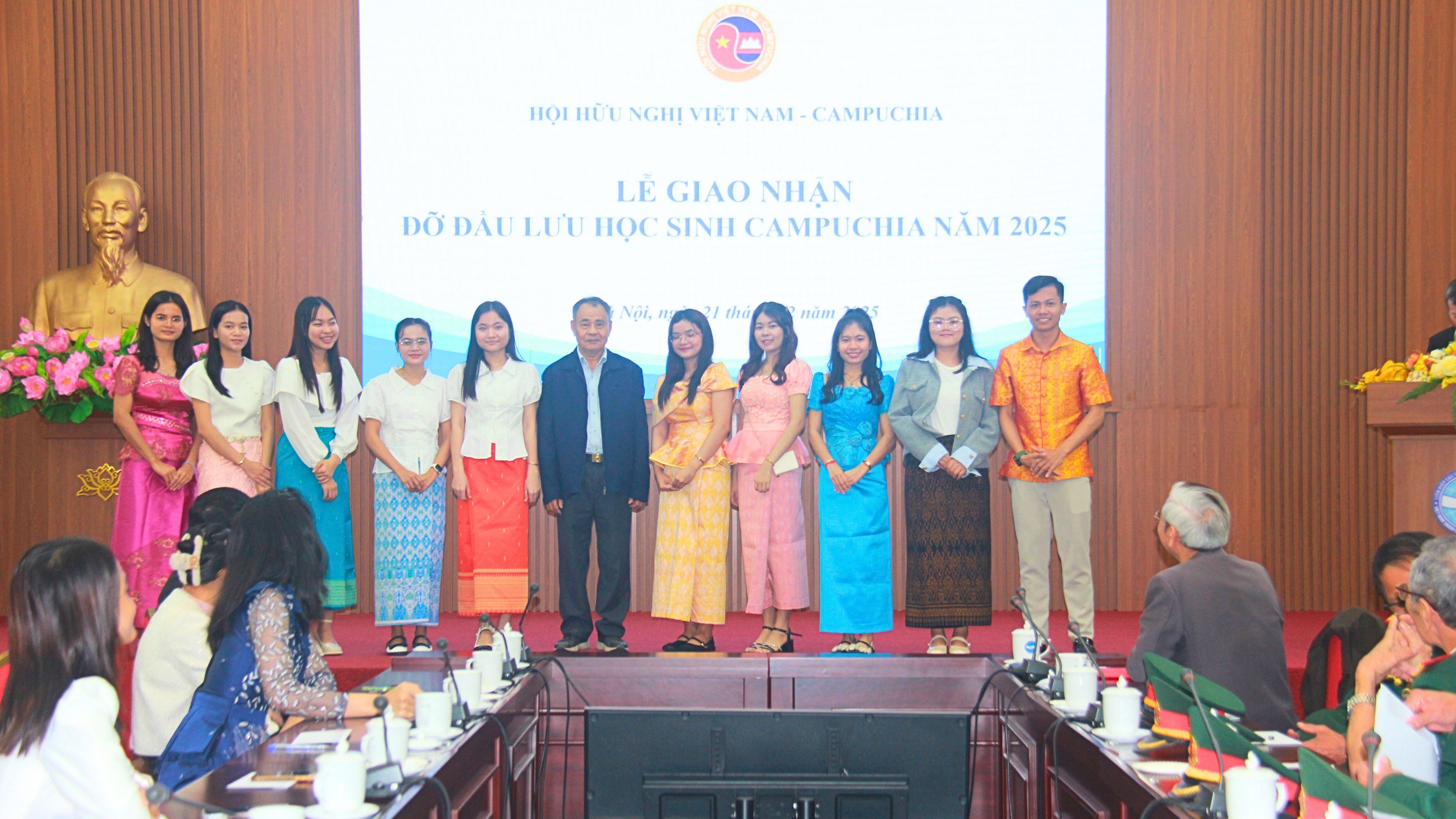 Đỡ đầu lưu học sinh Campuchia: Hướng tới sự đồng hành lâu dài