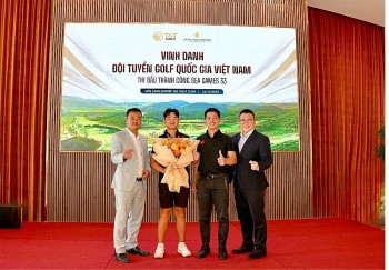 tt golf va vietravel airlines vinh danh tiep suc doi tuyen golf quoc gia viet nam sau sea games 33